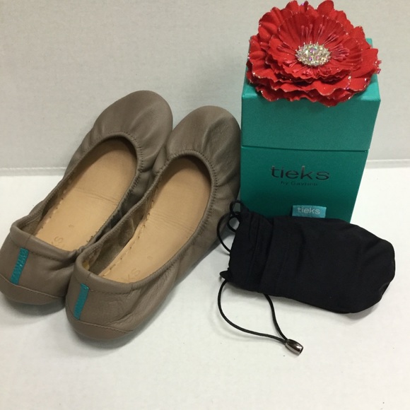 Tieks Shoes - Like new leather Tieks NIB